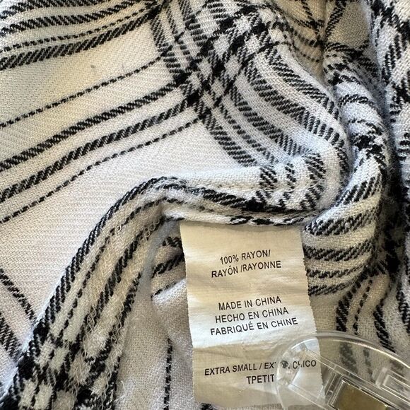 Rails Classic Hunter Black and White Plaid Button Down Soft Shirt, XS - Picture 8 of 10